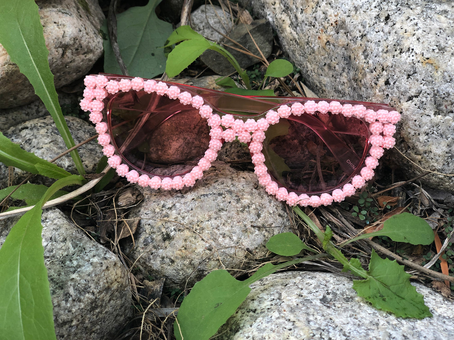 SHADE OF ROSES
