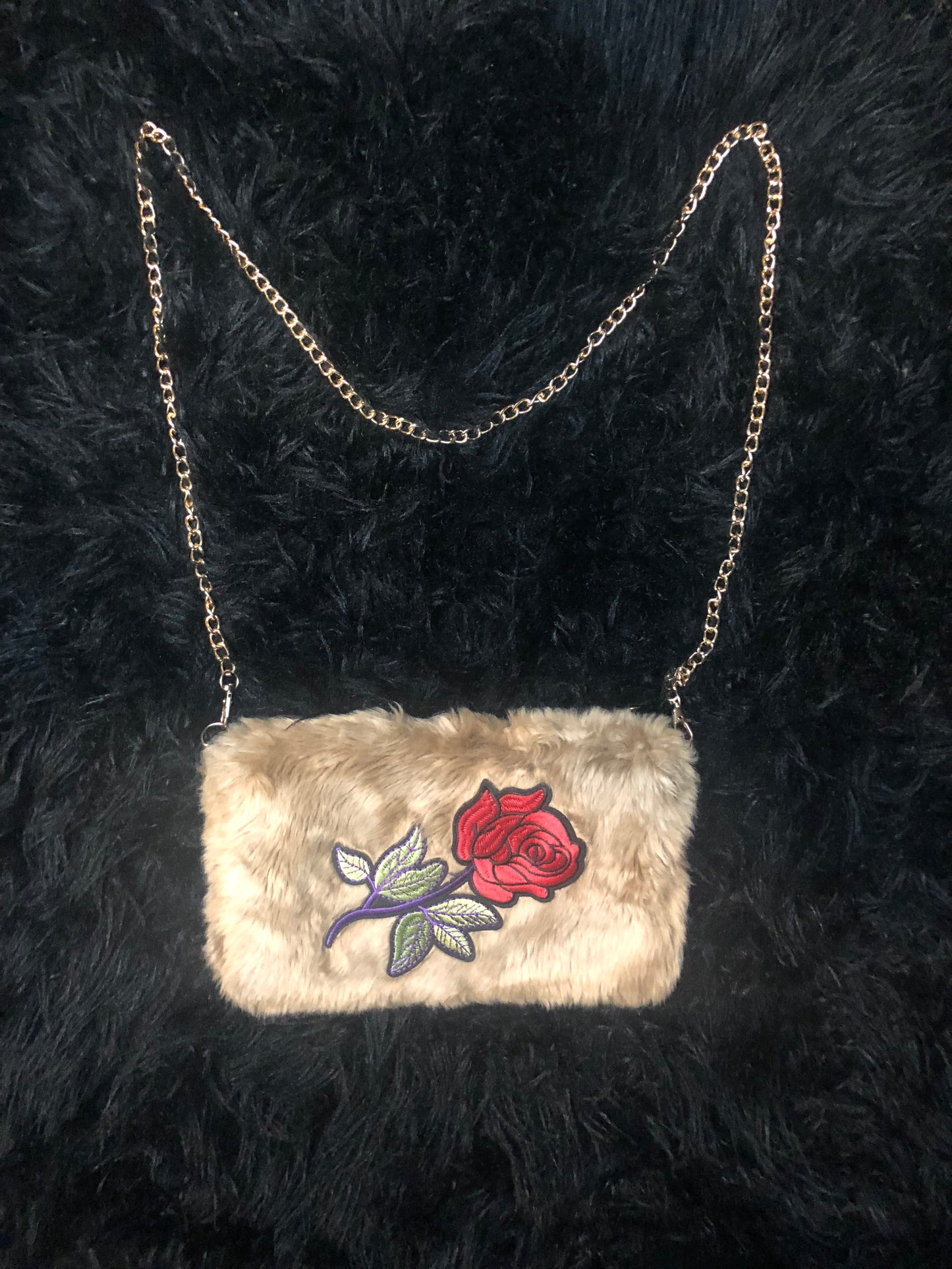 Bring Sandy Tan To The Beach Rose Purse w/chain